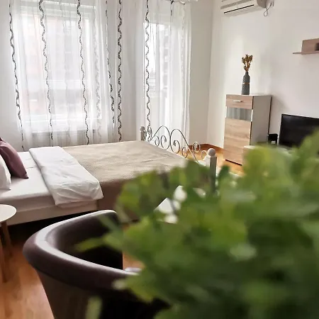 Vikont With Parking 5 Eur Per Day * Belgrade